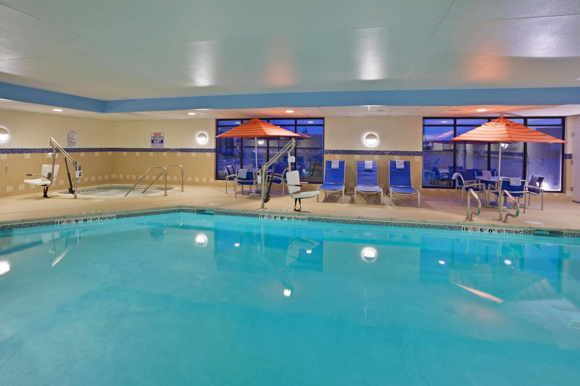 Towneplace Suites Енн-Арбор Екстер'єр фото